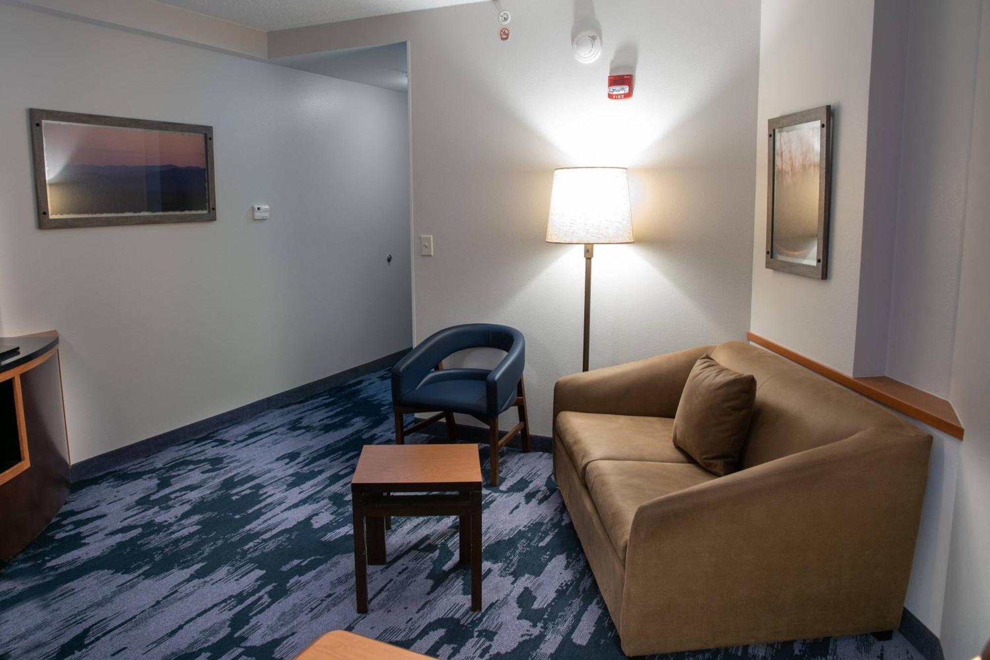 Fairfield Inn & Suites Льюисберг Экстерьер фото